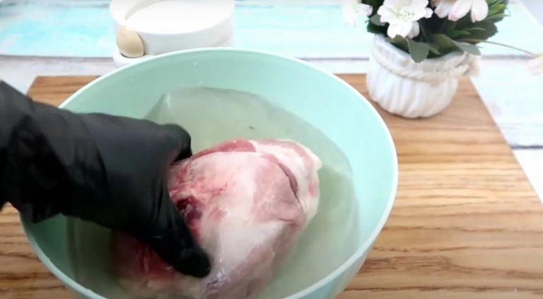 Рибу та м'ясо розморожую за 10 хвилин. Один раз спробувала цей спосіб і тепер користуюсь тільки ним