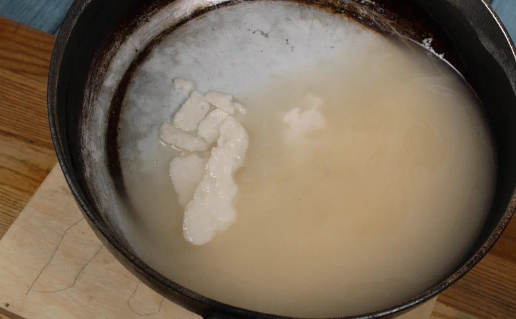 Більше не витрачаю гроші на засоби для усунення засорів у трубах. Як зробити аналог 'крота' в домашніх умовах