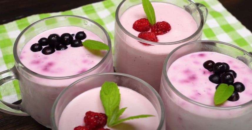 Ніжний, як хмара десерт за 5 хвилин: швидко готую без вершків та випічки