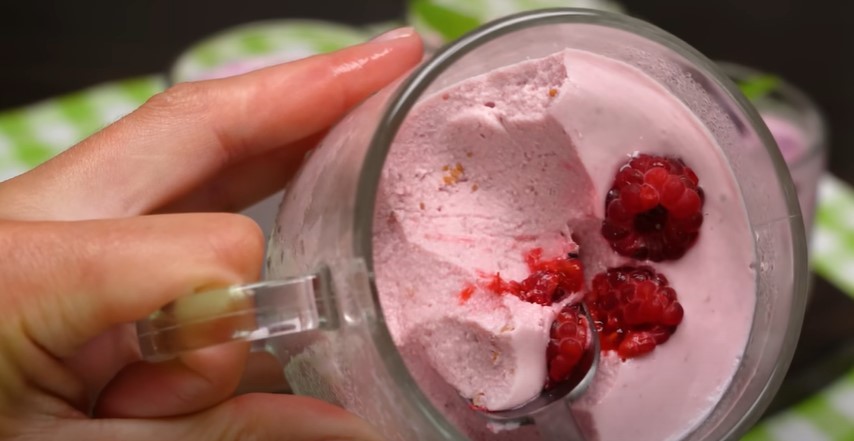 Ніжний, як хмара десерт за 5 хвилин: швидко готую без вершків та випічки