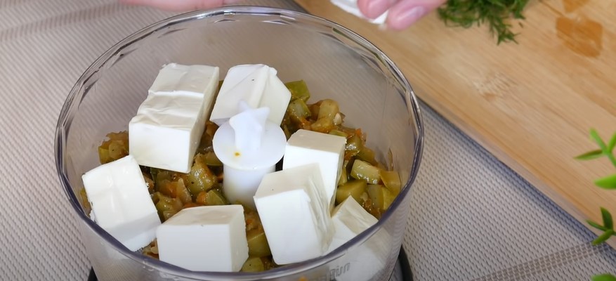 Мало хто так готує кабачки. Універсальна намазка із найпростіших продуктів