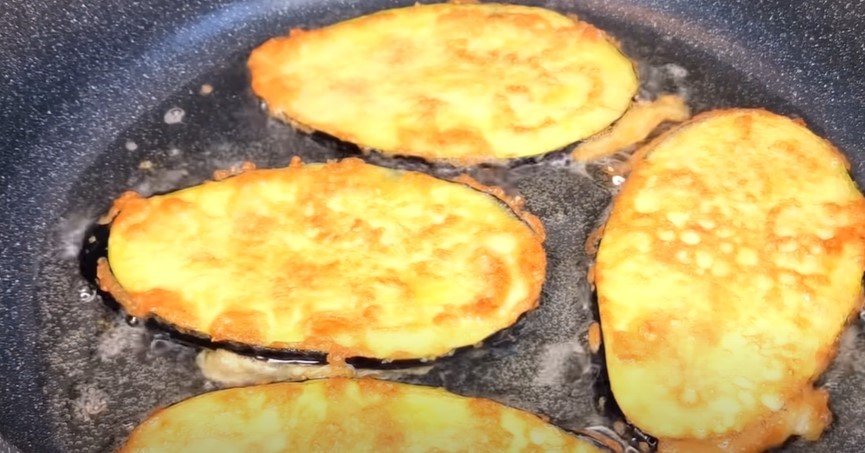 Апетитні баклажанні рулетики з начинкою: проста, але смачна страва